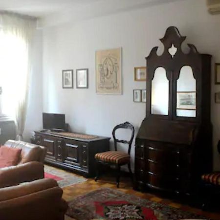Апартаменты Charming Flat With Terrace Over The Canal Венеция Экстерьер фото