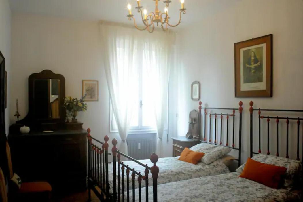 Апартаменты Charming Flat With Terrace Over The Canal Венеция Экстерьер фото